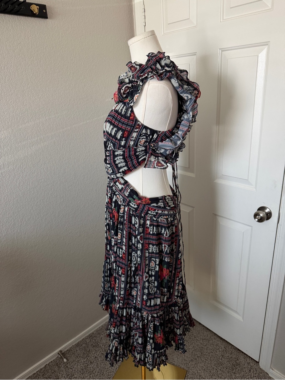 NWT Black Floral V-Neck Tiered Midi Dress with Tie Shoulders - Picture 4 of 5
